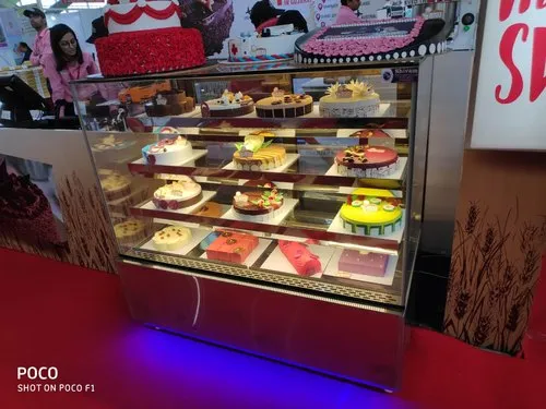Refrigerator Cake Display Counter